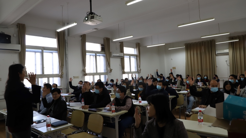 bb贝博艾弗森官方网站第五届教职工代表大会第六次会议顺利召开-3.jpg